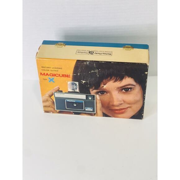 Keystone 115x W/ Magic Cube - Instant Loading Film Camera - Picture 1 of 9